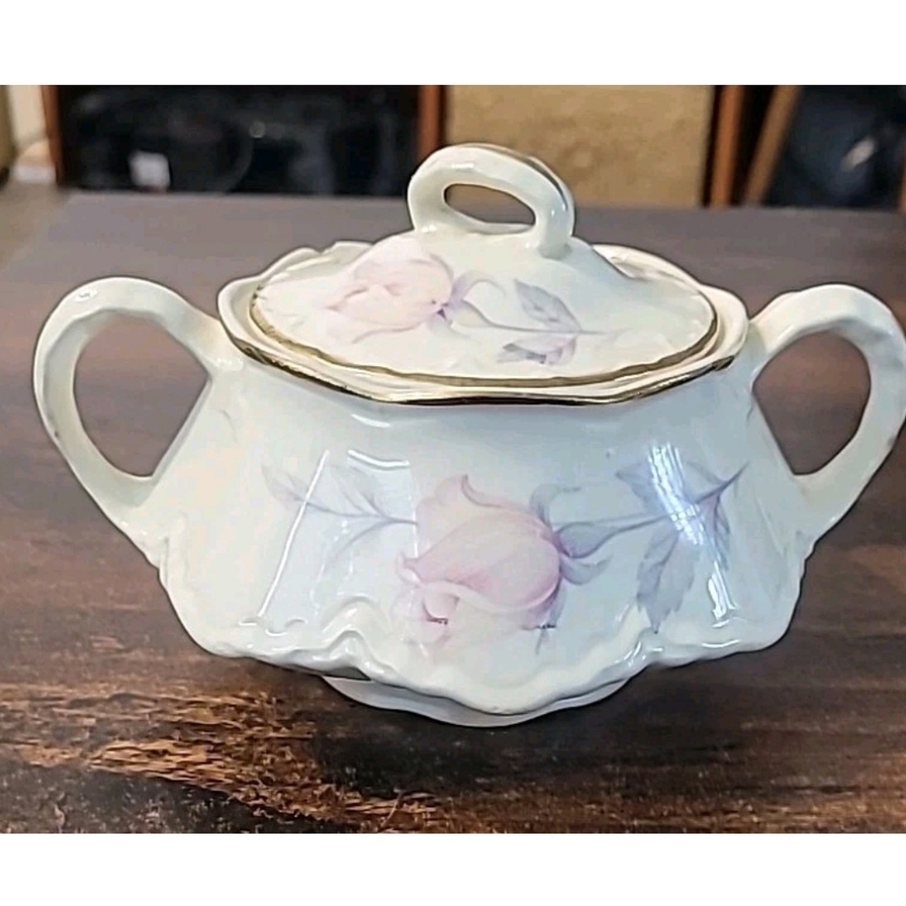 Vintage Homer Laughlin Lidded Sugar Bowl /Virginia Rose Pattern 1948